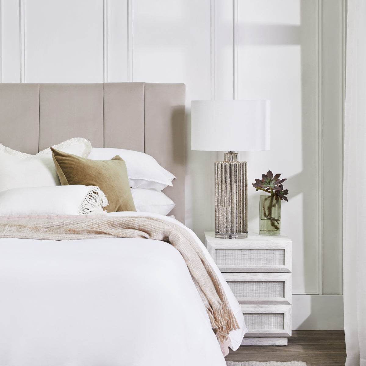 Aurora | Ribbed Table Lamp Silver - Mirra Interiors