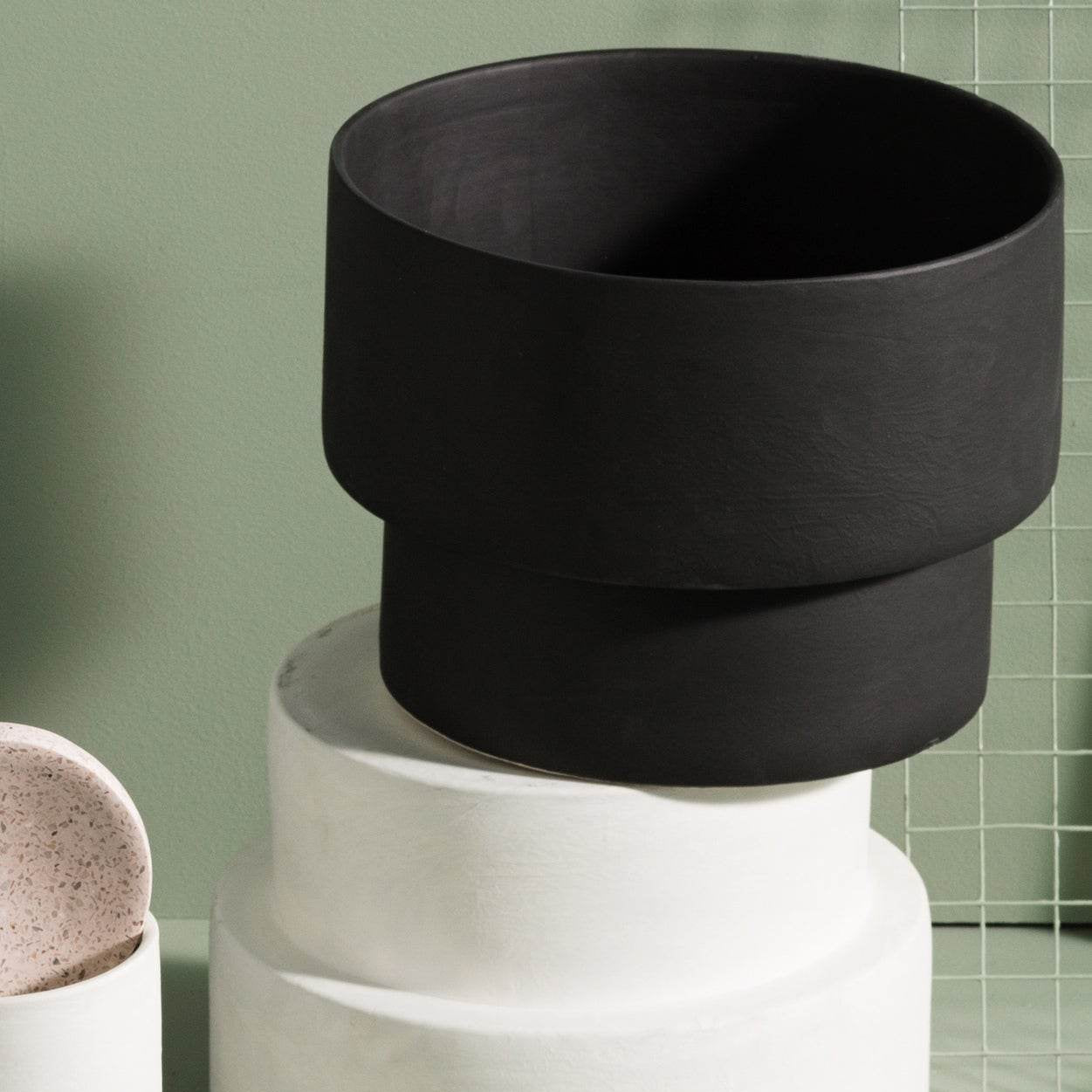 Podium | Handmade Ceramic Pot Black (Large) - Mirra Interiors