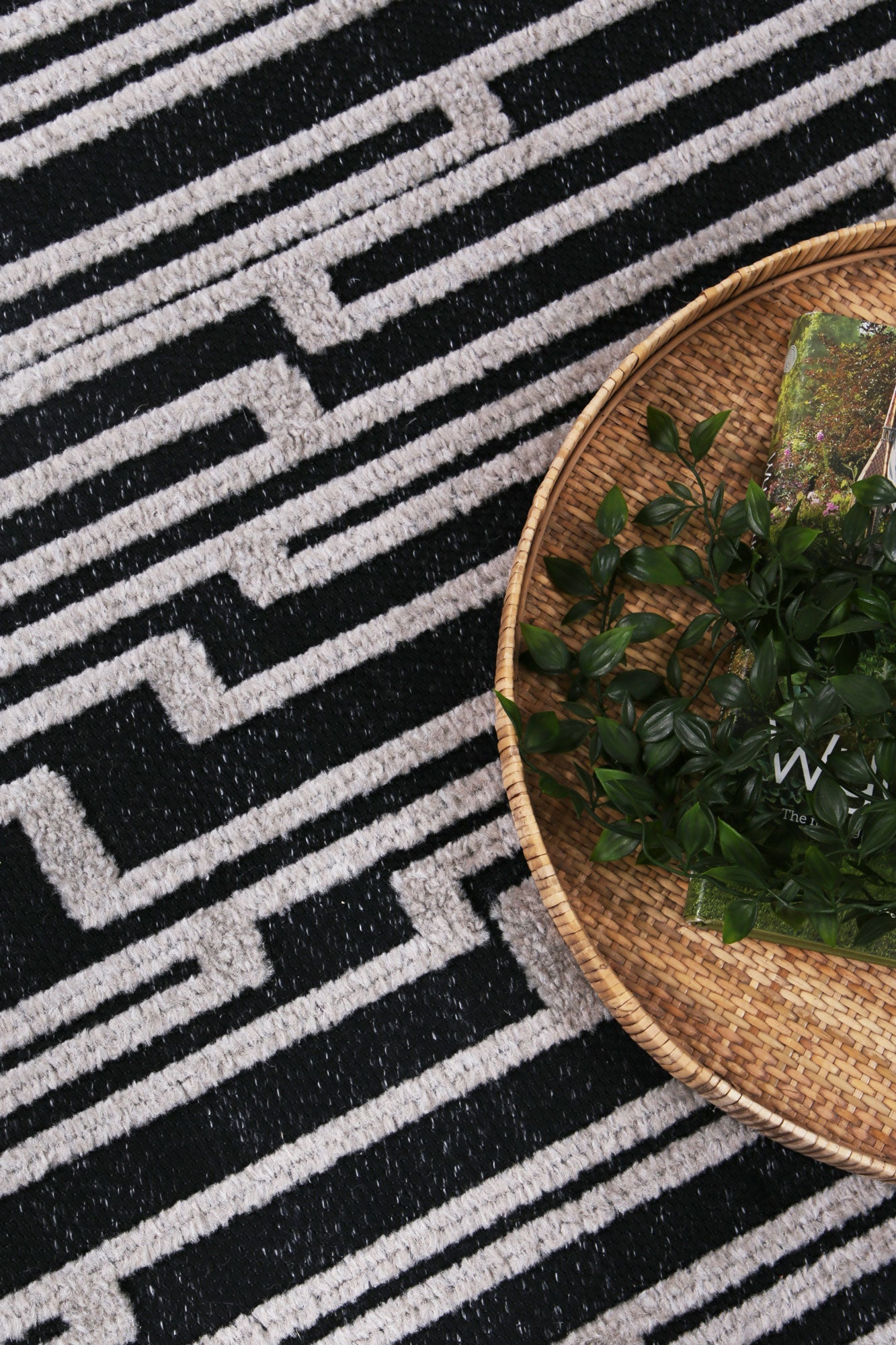 Ares | Arcadia Geomteric Black and White Rug