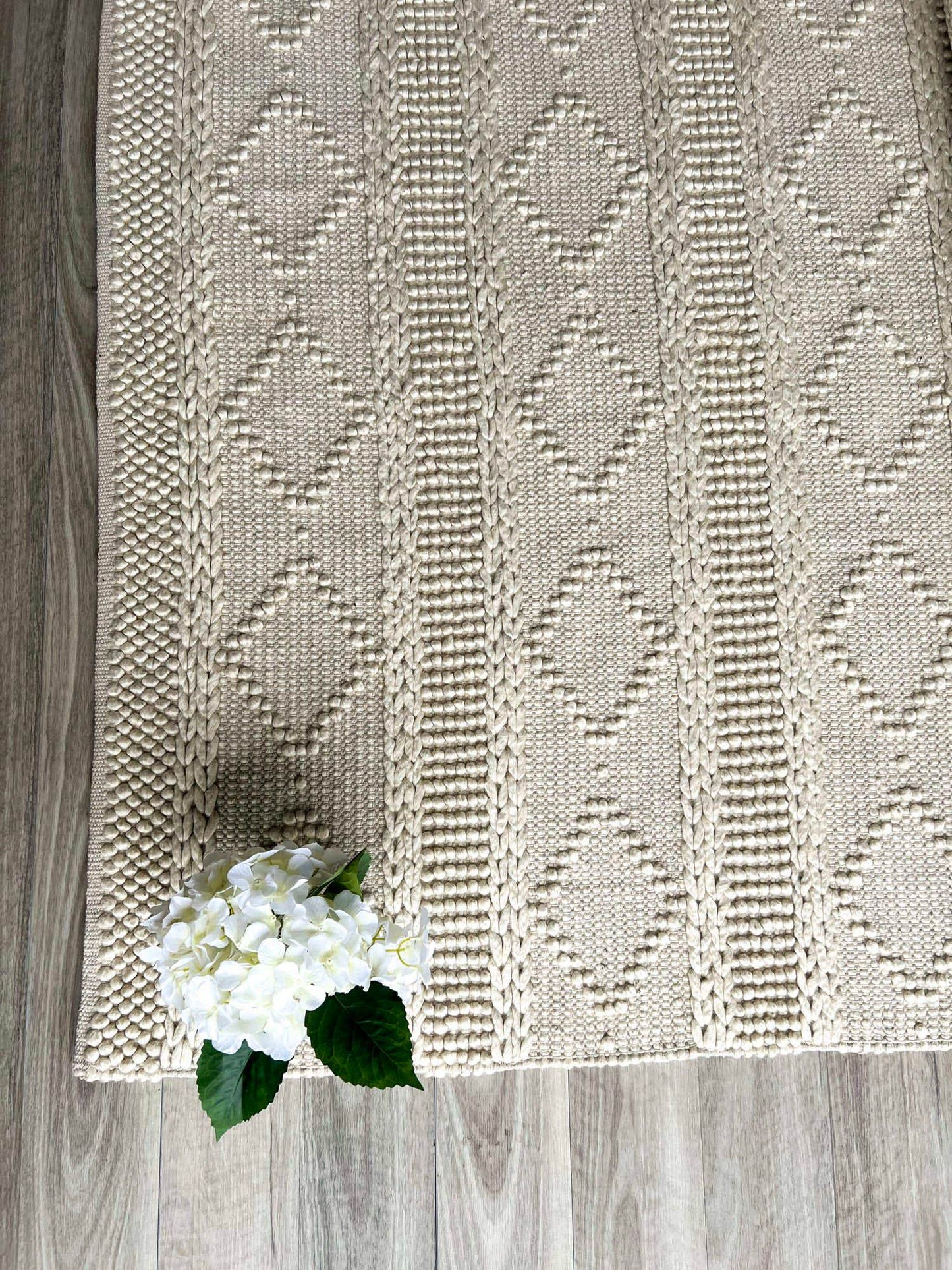 Zuri | Diamond Wool Rug Cream - Mirra Interiors
