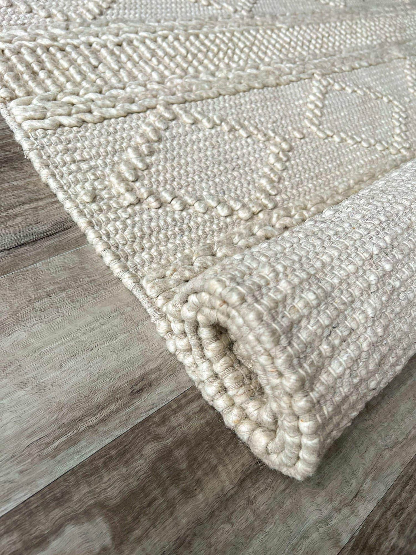 Zuri | Diamond Wool Rug Cream - Mirra Interiors