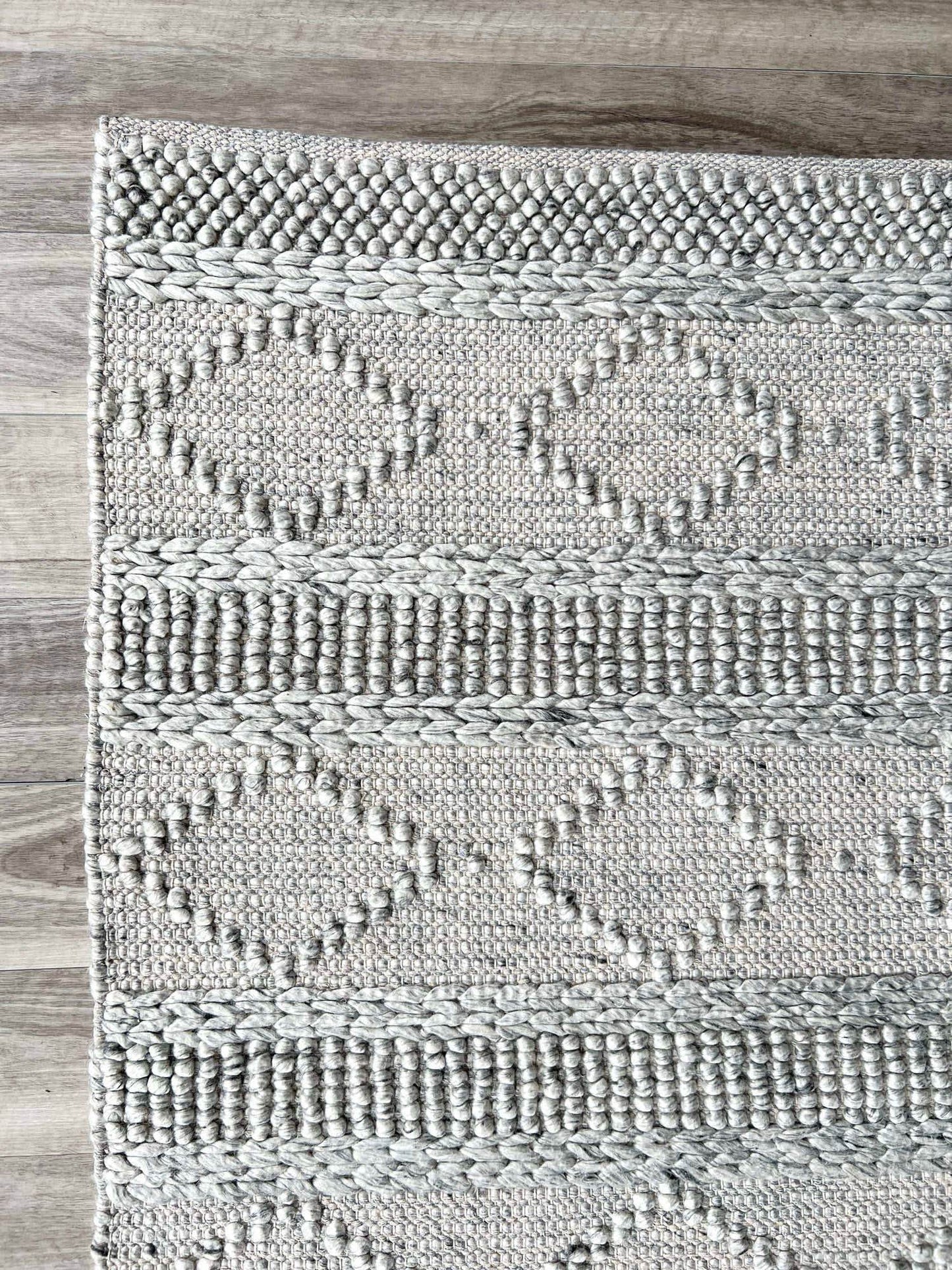 Zuri | Diamond Wool Rug Spotted Grey - Mirra Interiors