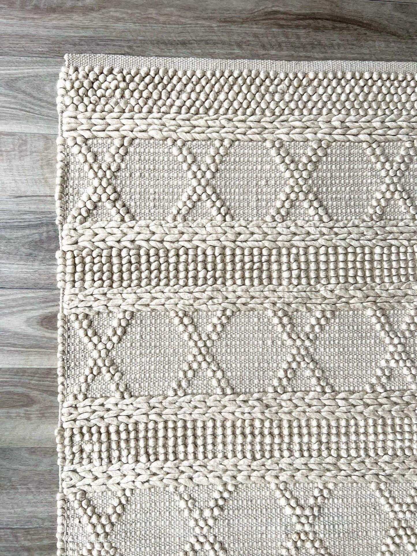 Zuri | Cross Wool Rug Cream - Mirra Interiors