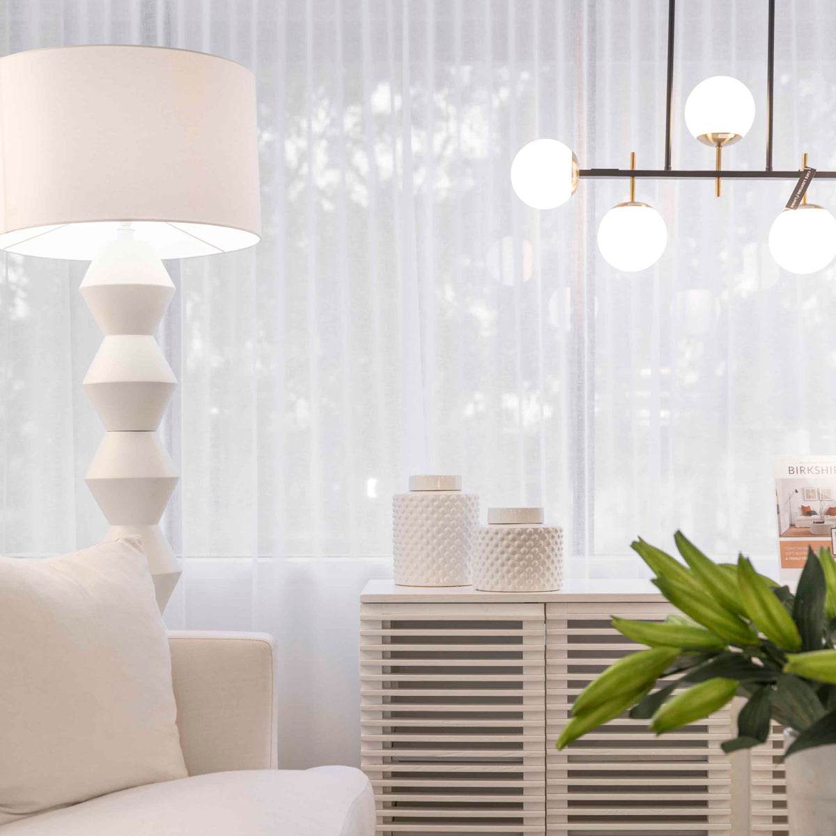 Avery | Resin Geometric Floor Lamp White - Mirra Interiors