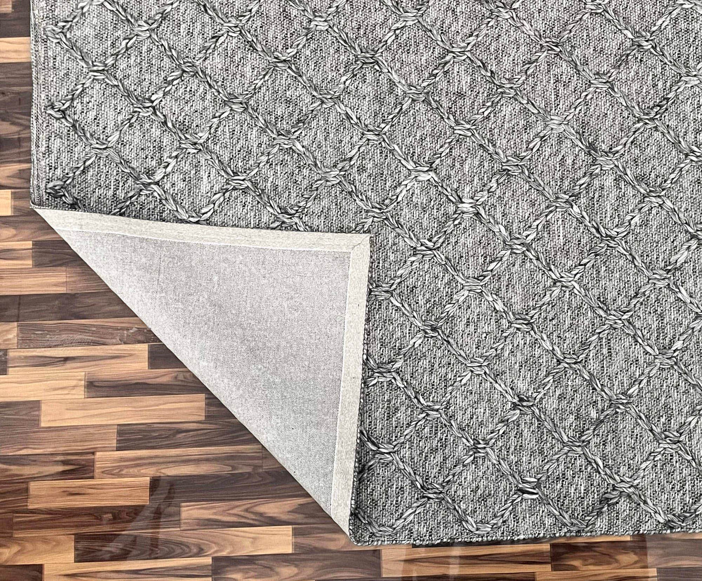 Hermes | Diamond Trellis Wool Rug Dark Grey - Mirra Interiors