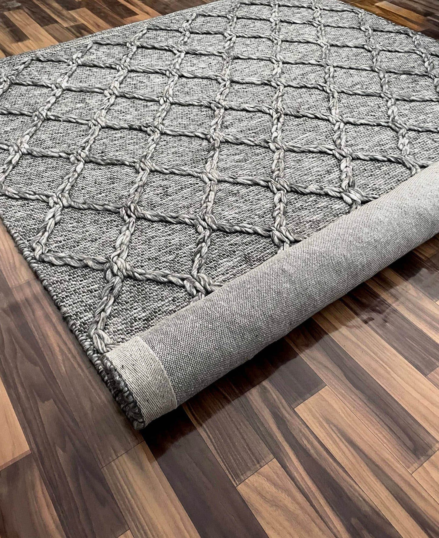 Hermes | Diamond Trellis Wool Rug Dark Grey - Mirra Interiors