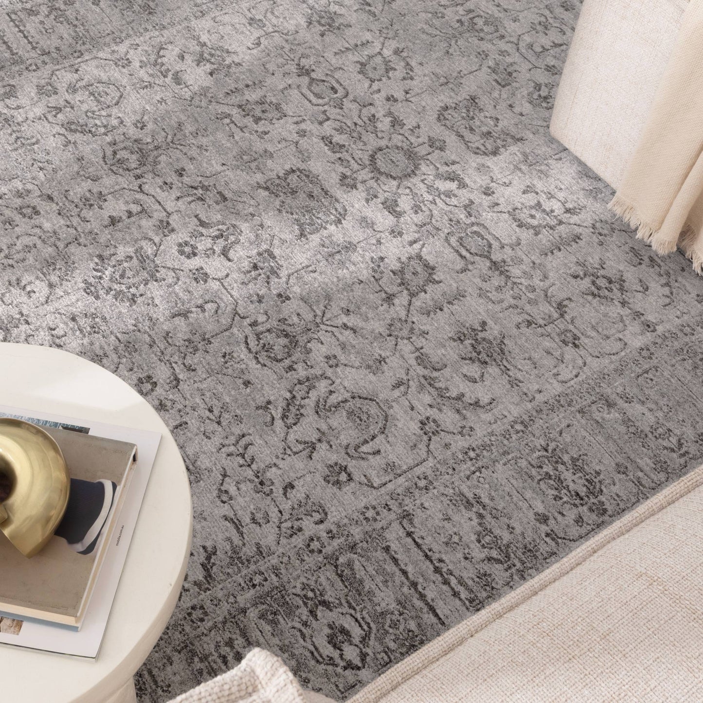 Heritage Distressed Border Grey Rug - H108