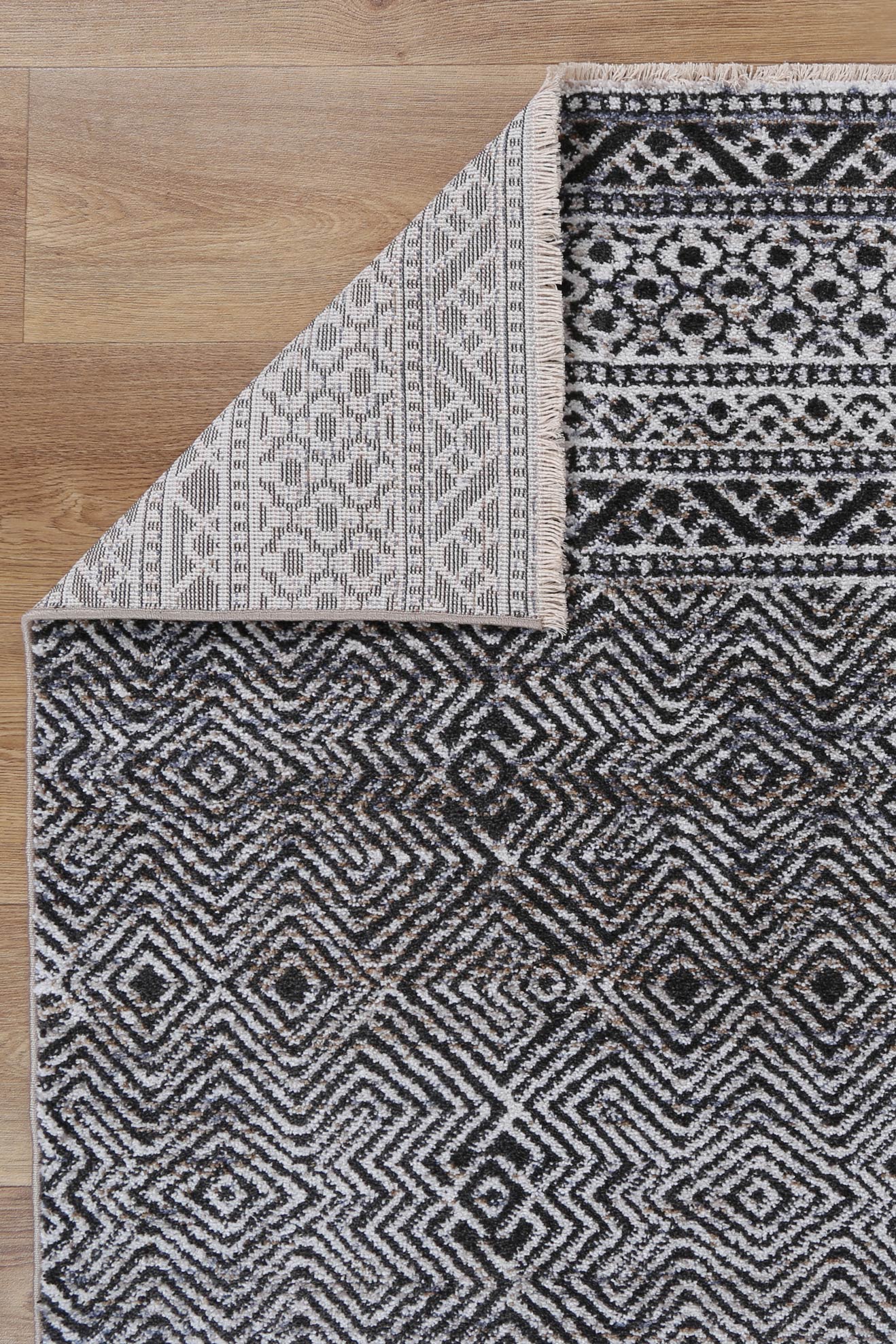 Maryland | Zaranj Tribal Rug - Charcoal