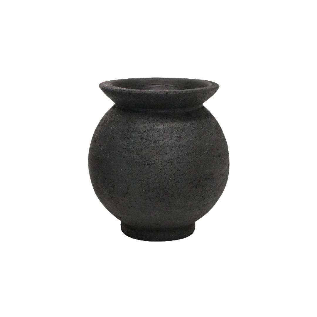 Koru | Round Terracotta Pot Black - Mirra Interiors