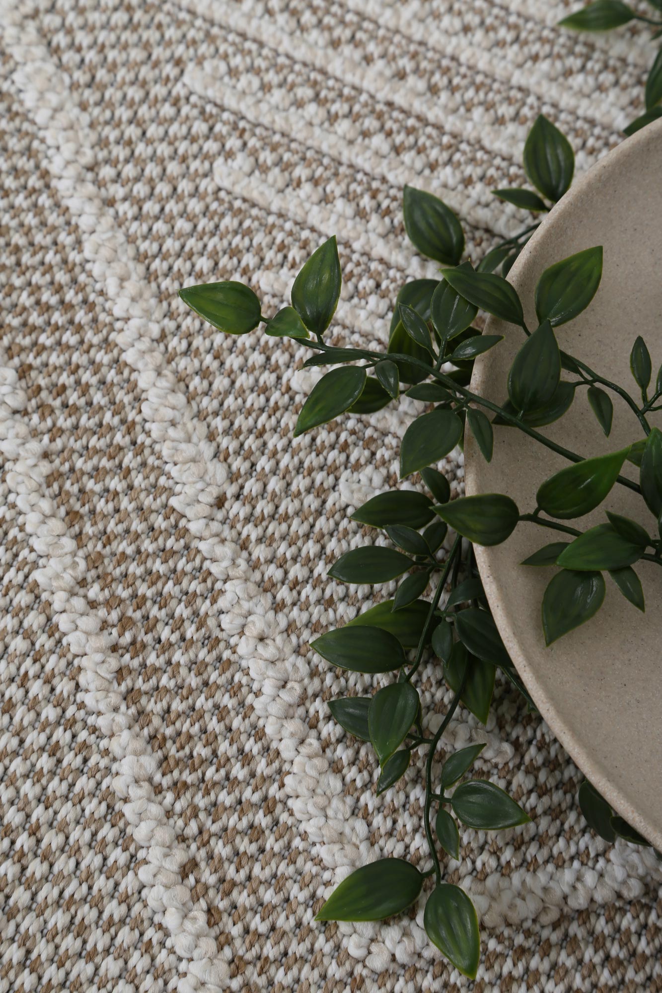 Vanuatu | Kenilorea Geometric Flatweave Rug - Beige