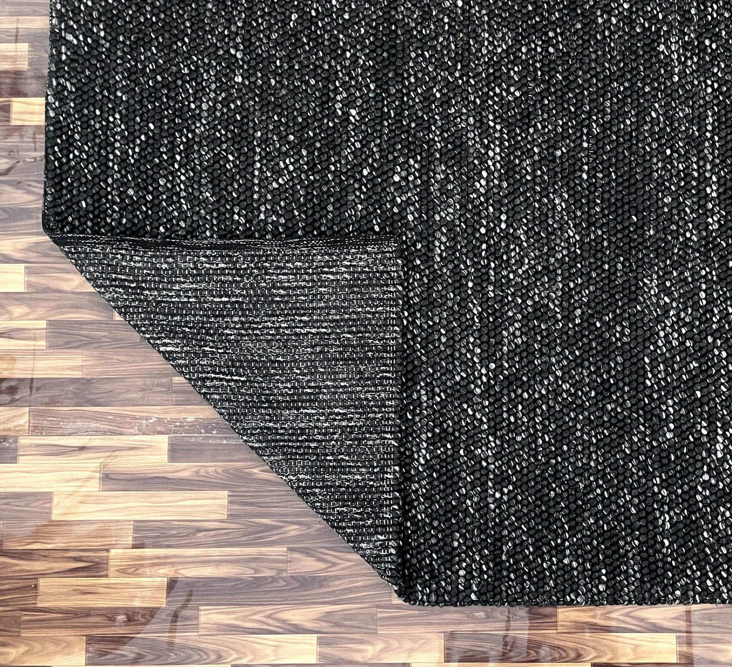 Agnes | Pebble Wool Rug Carbon - Mirra Interiors