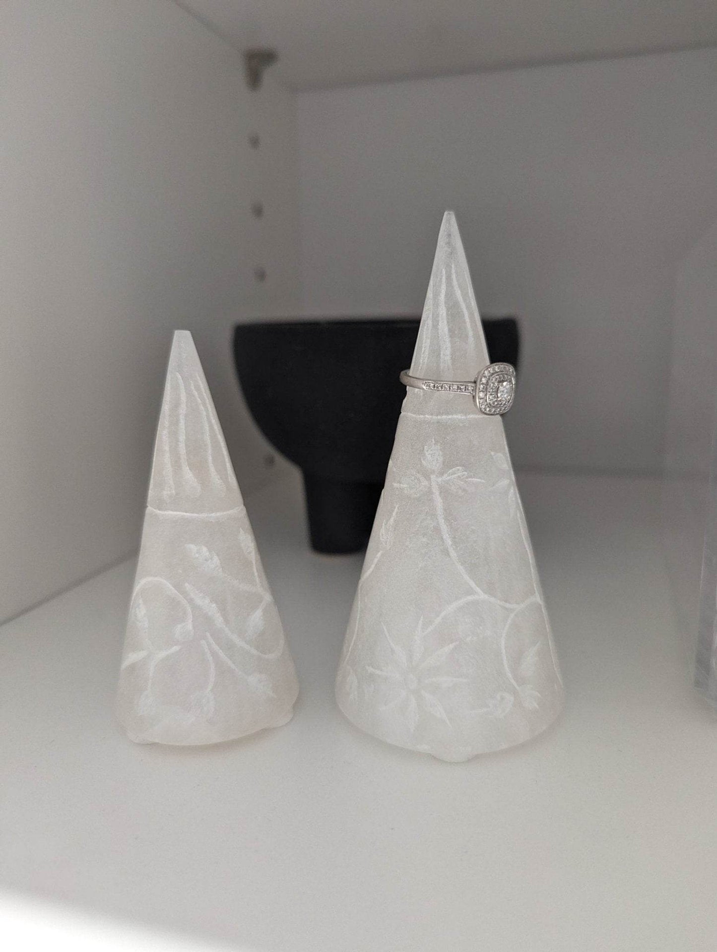 Apex | Stone Ring Holder White - Mirra Interiors