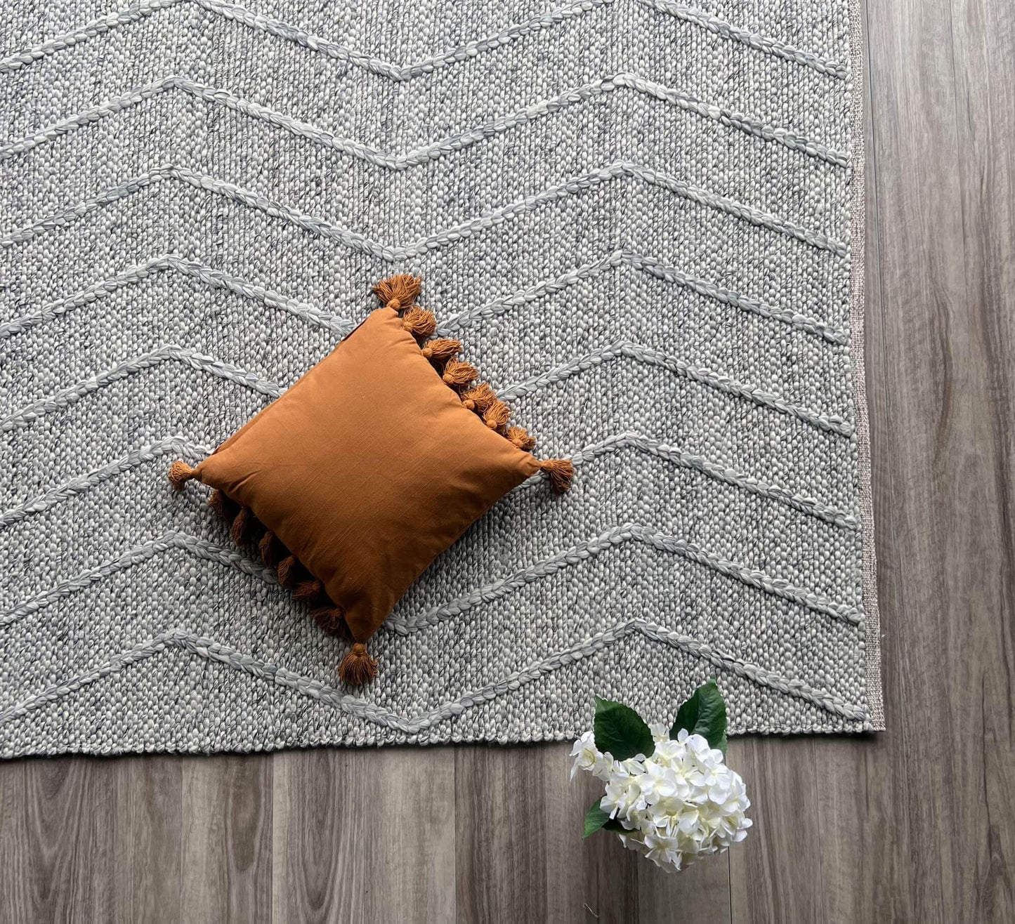 Athena | Chevron Wool Rug Spotted Grey - Mirra Interiors