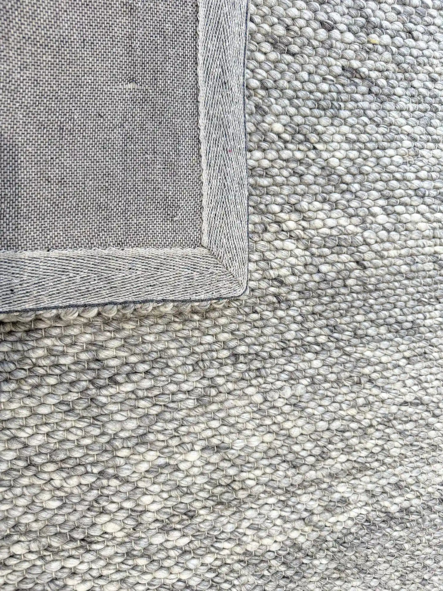 Eliis | Minimal Wool Weave Rug - Grey