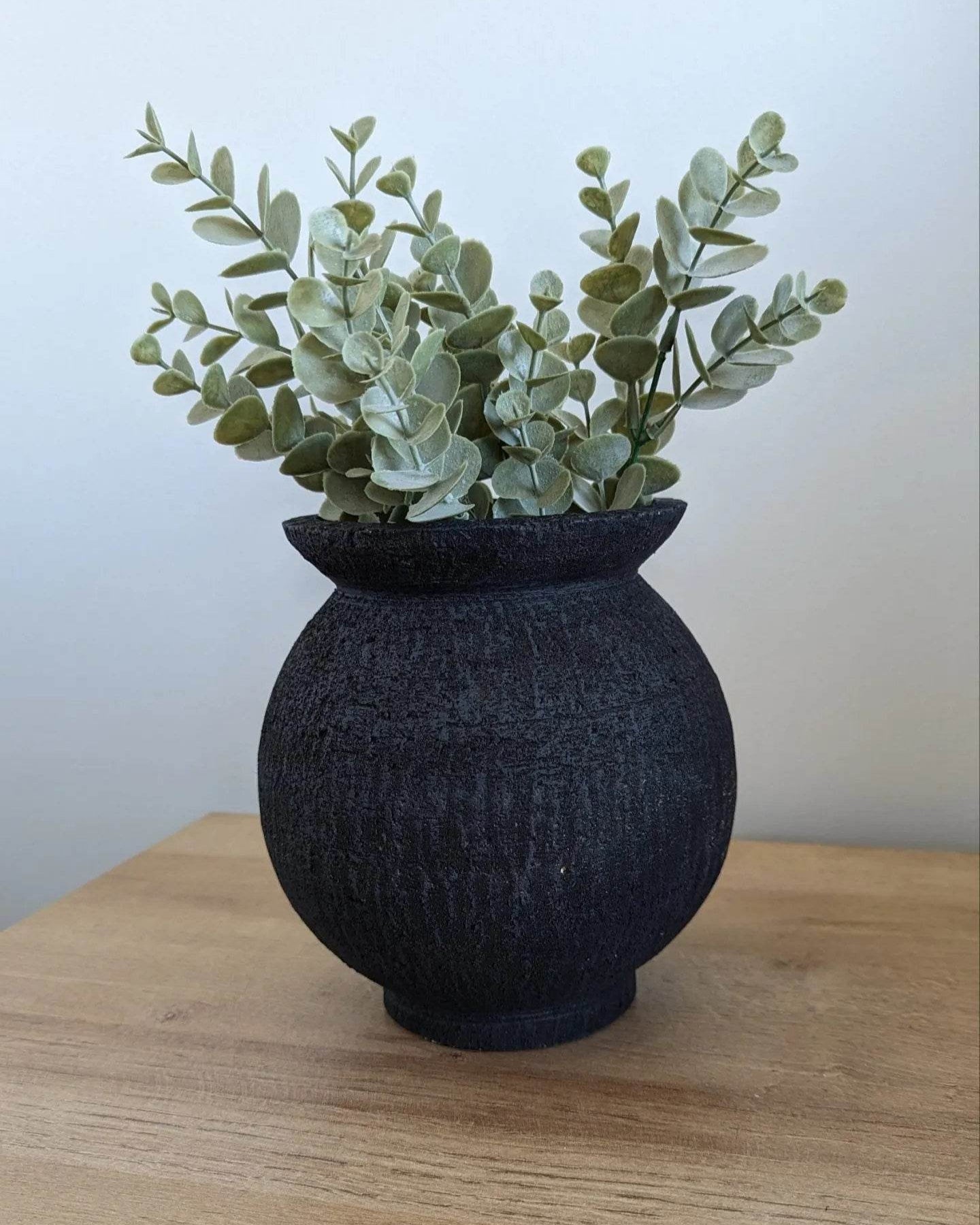Hapai | Round Terracotta Pot Black - Mirra Interiors