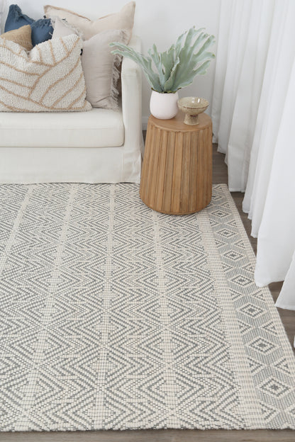 Copacabana | Chevron Wool-Blend Rug - Light Grey