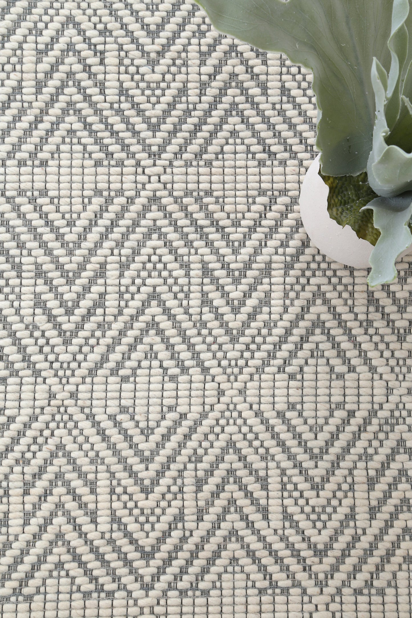 Copacabana | Chevron Wool-Blend Rug - Light Grey