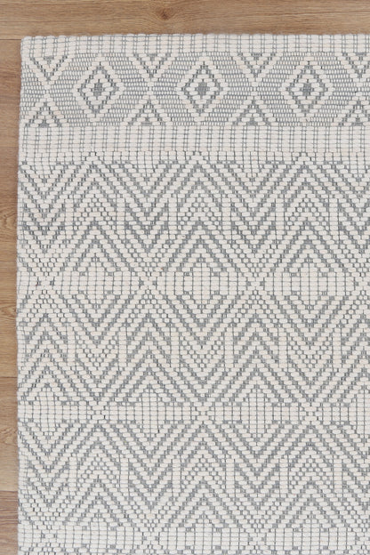 Copacabana | Chevron Wool-Blend Rug - Light Grey
