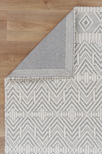 Copacabana | Chevron Wool-Blend Rug - Light Grey