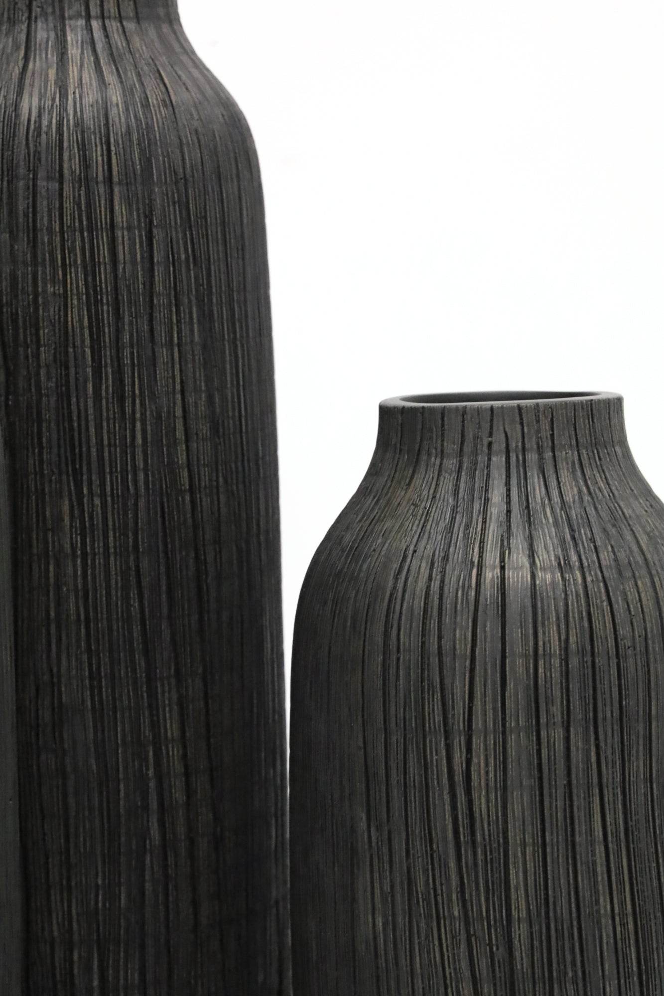 Rayburn | Textured Resin Vase Black - Mirra Interiors