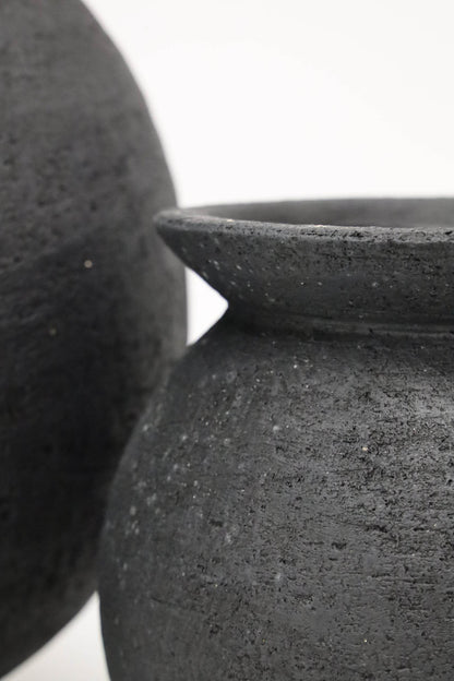 Hapai | Round Terracotta Pot Black - Mirra Interiors