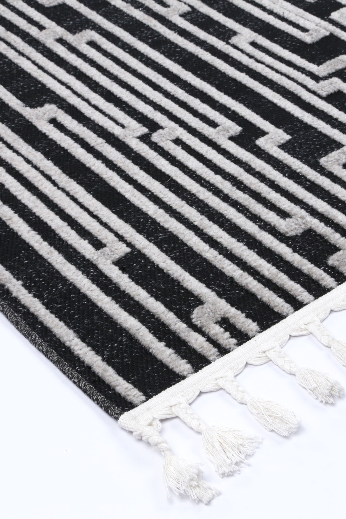 Ares | Arcadia Geomteric Black and White Rug
