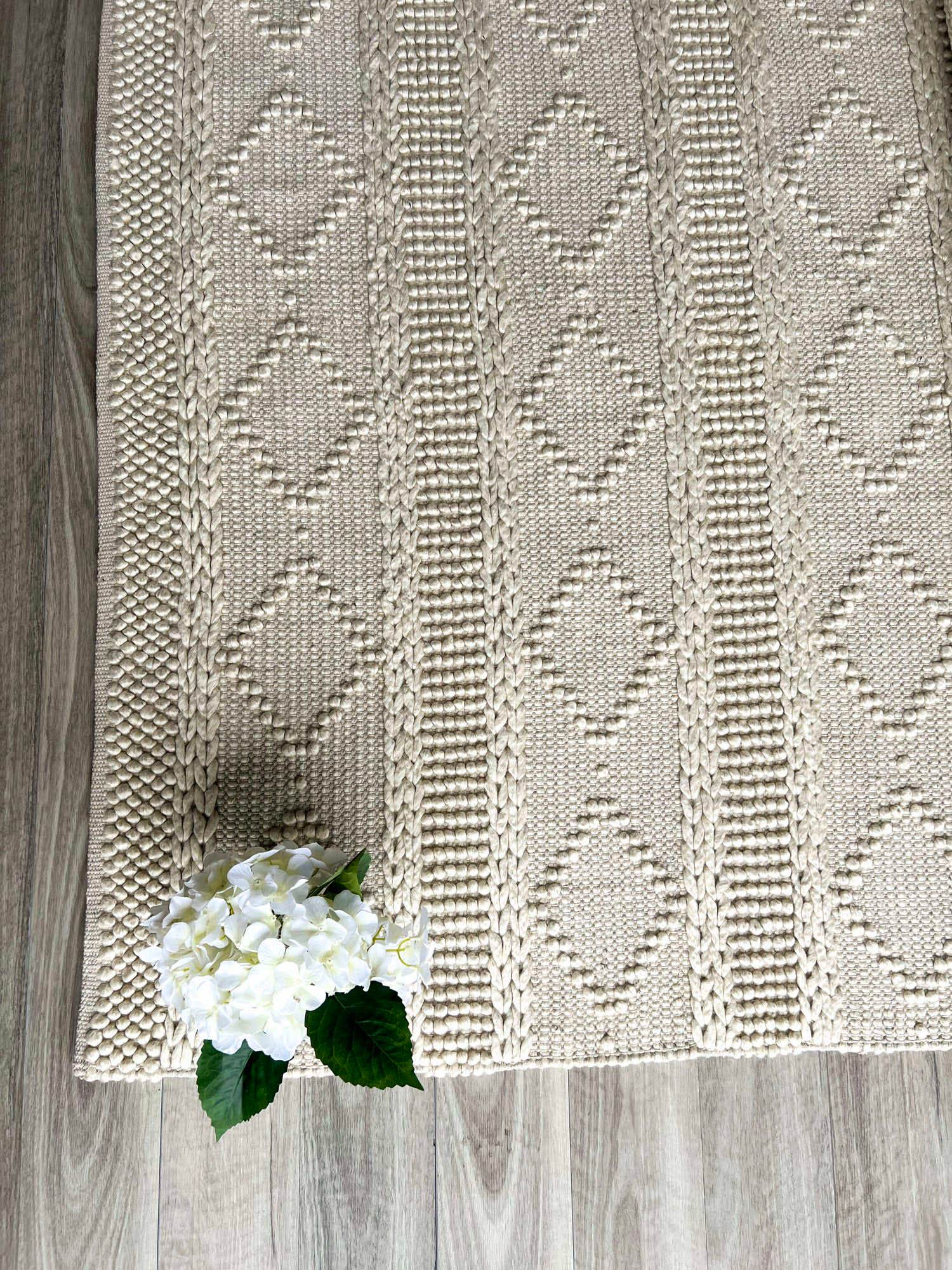 Zuri | Diamond Wool Rug Cream - Mirra Interiors
