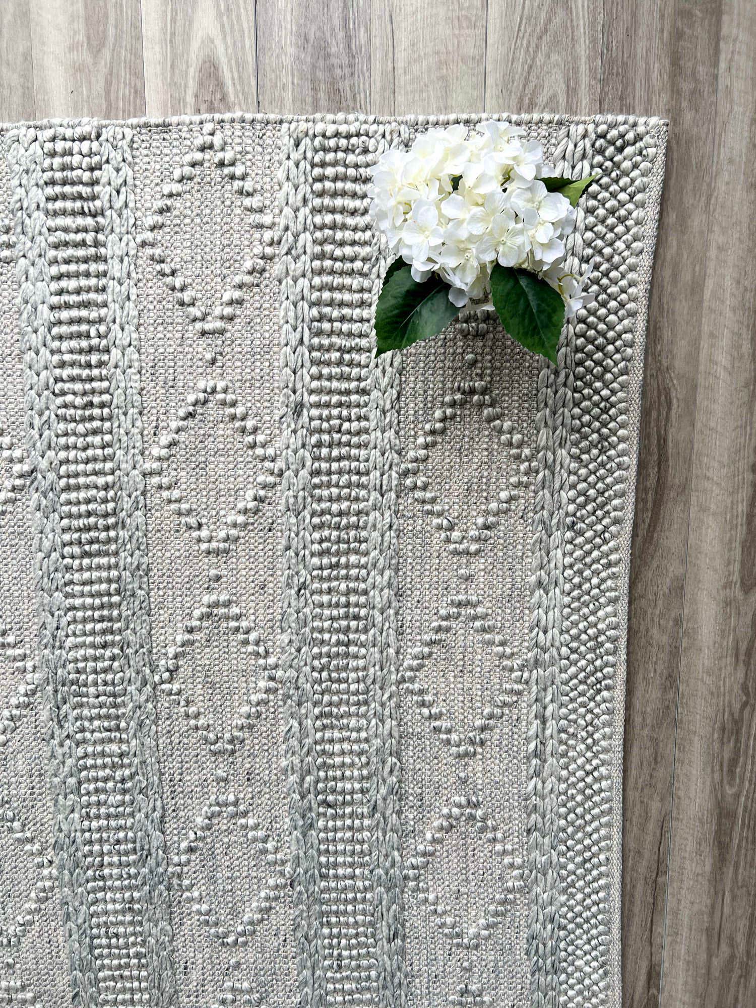 Zuri | Diamond Wool Rug Spotted Grey - Mirra Interiors
