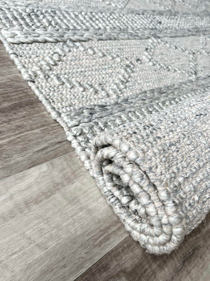 Zuri | Diamond Wool Rug Spotted Grey - Mirra Interiors