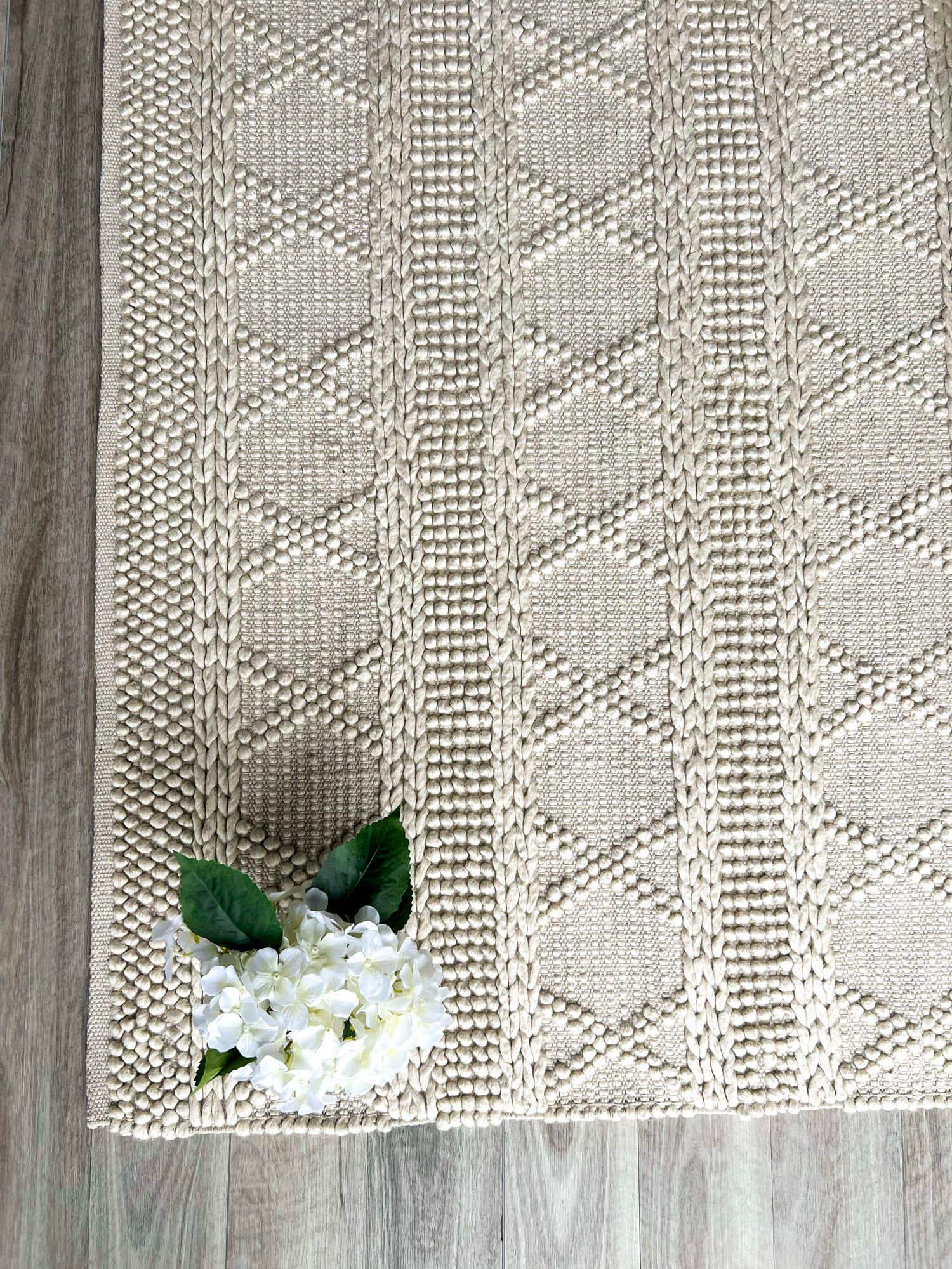 Zuri | Cross Wool Rug Cream - Mirra Interiors