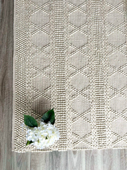 Zuri | Cross Wool Rug Cream - Mirra Interiors