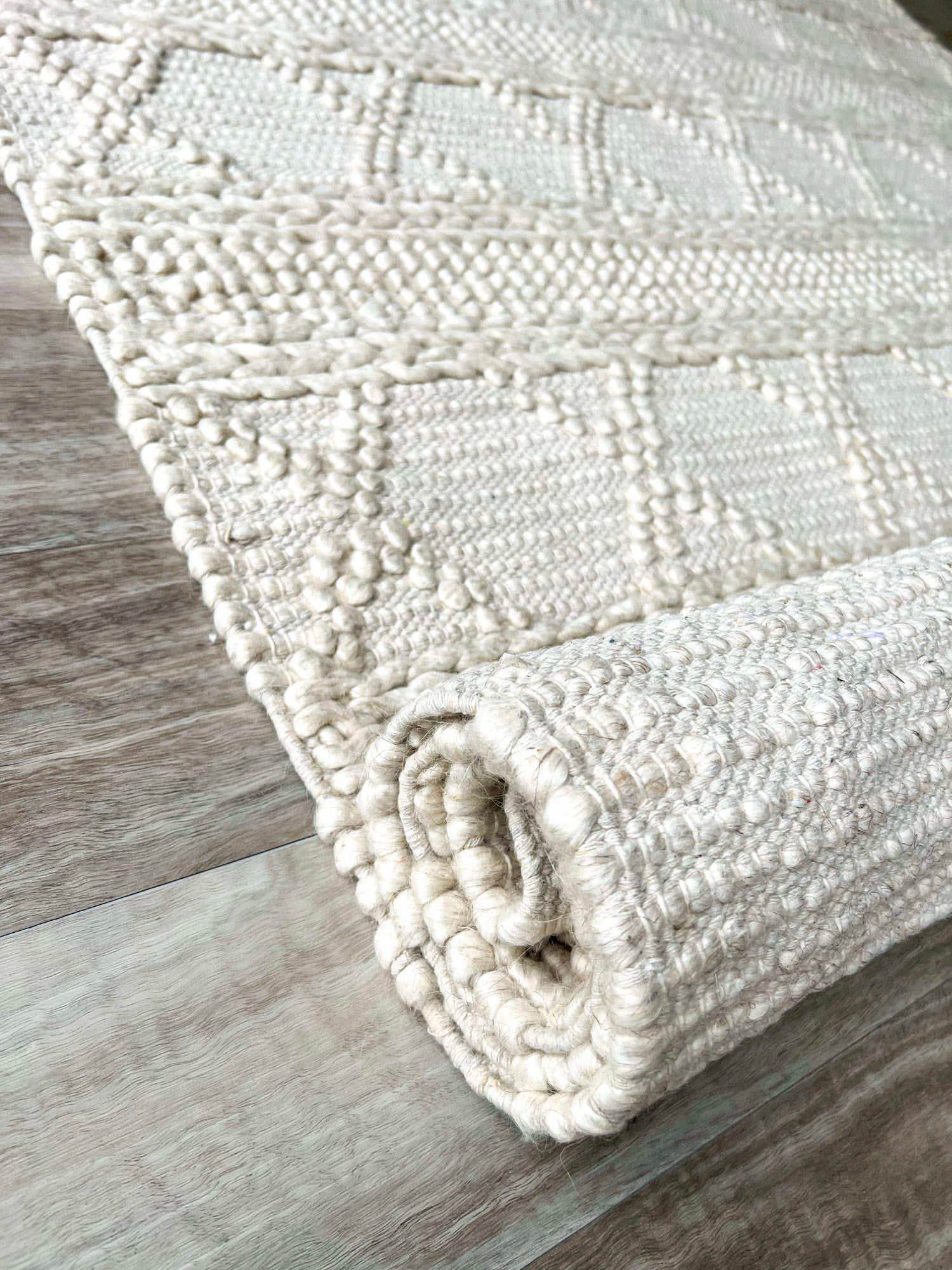 Zuri | Cross Wool Rug Cream - Mirra Interiors