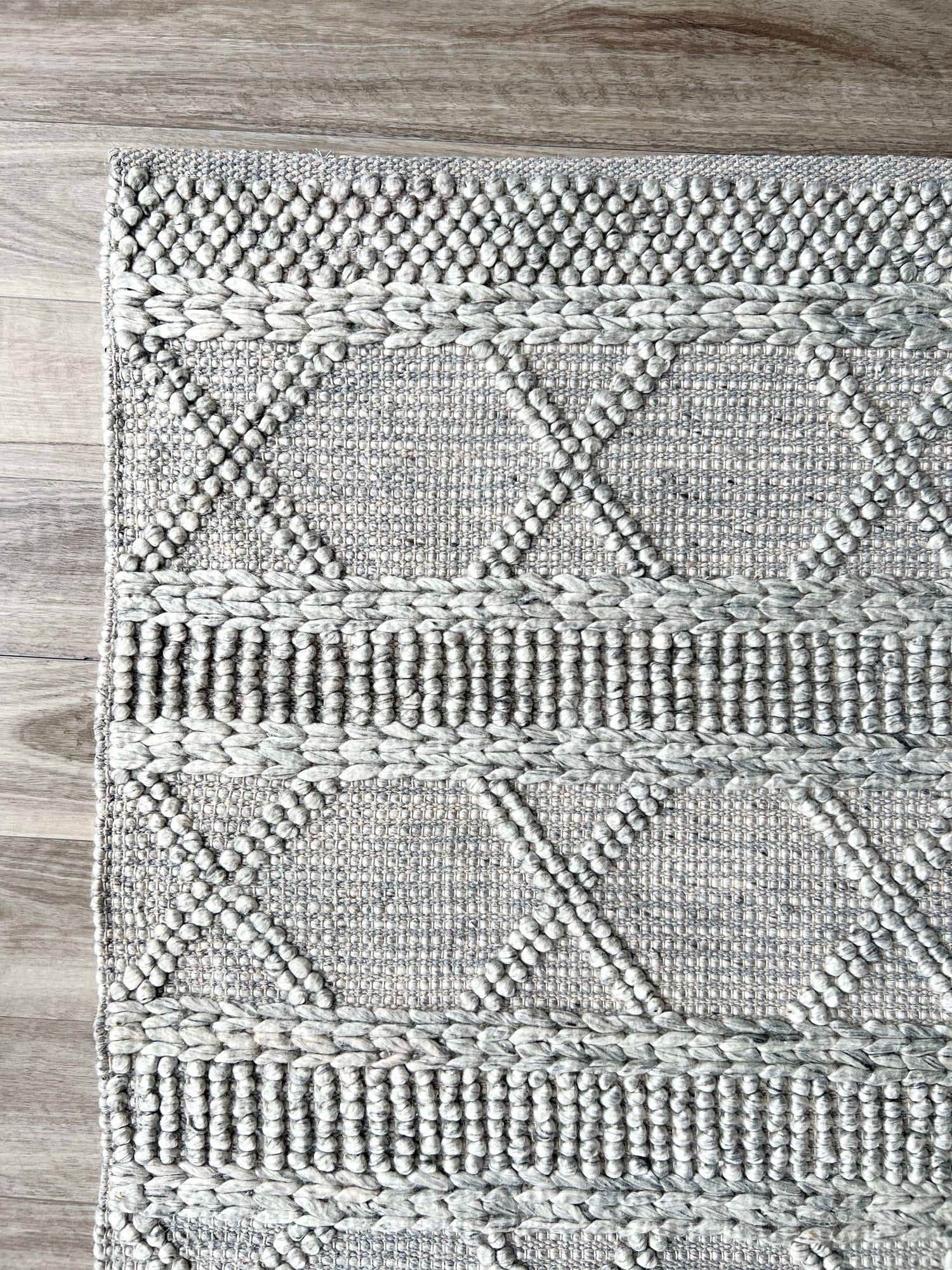 Zuri | Cross Wool Rug Spotted Grey - Mirra Interiors