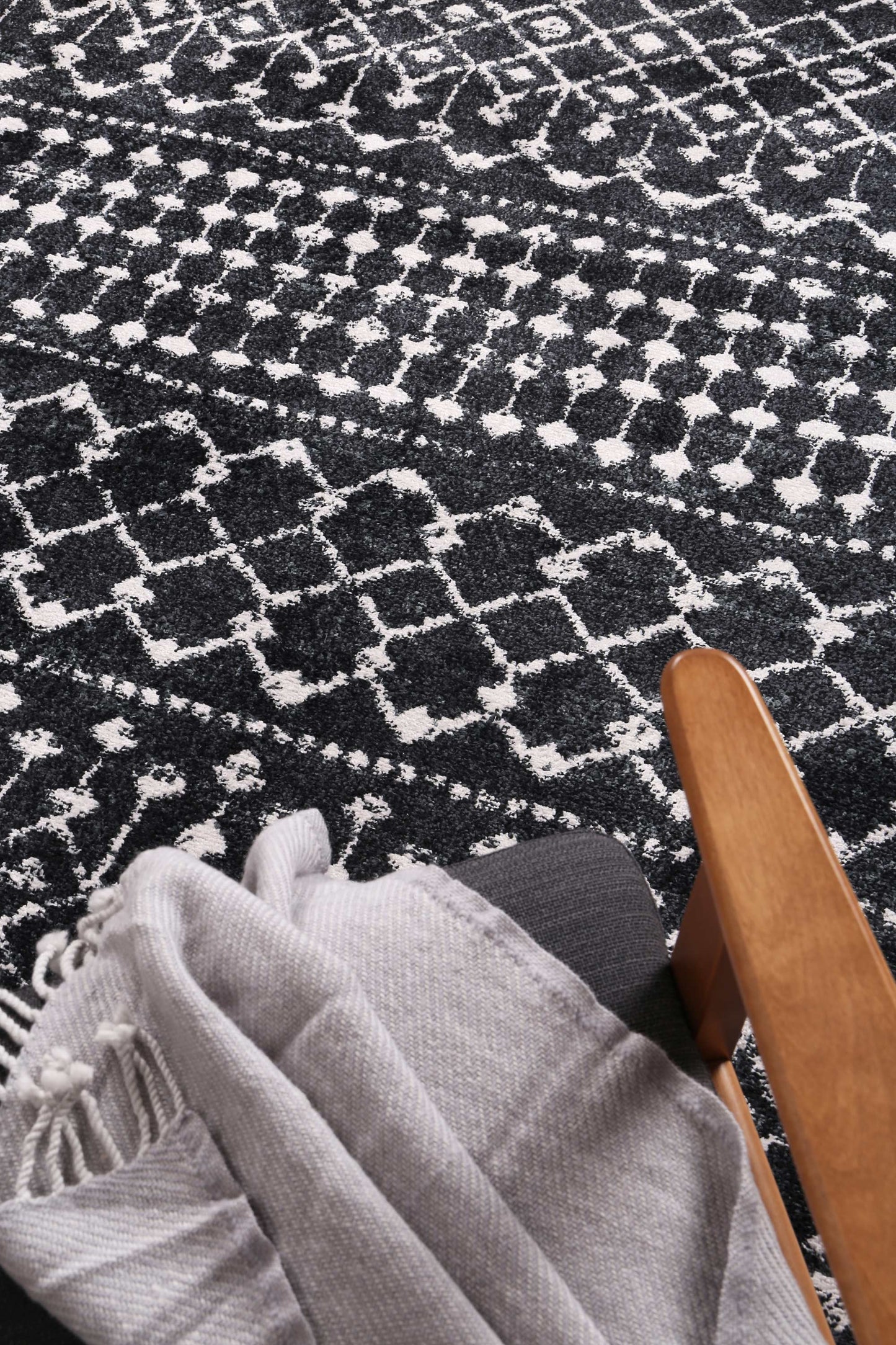Bergen | Repeats Black and White Rug