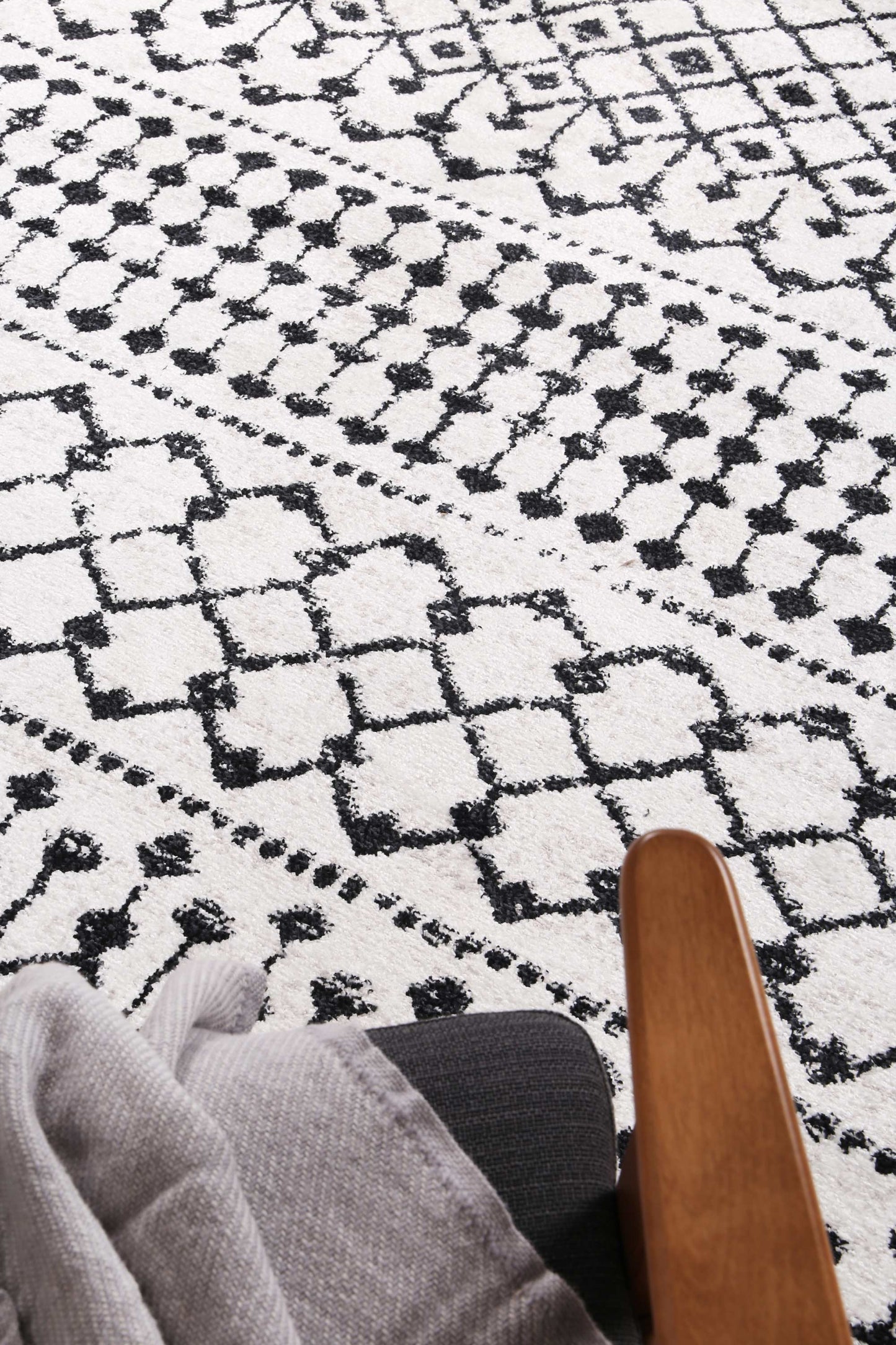 Bergen | Repeats Black and White Rug