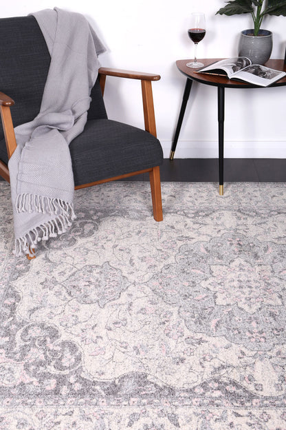 Delicate | Traditional Rug - Grey