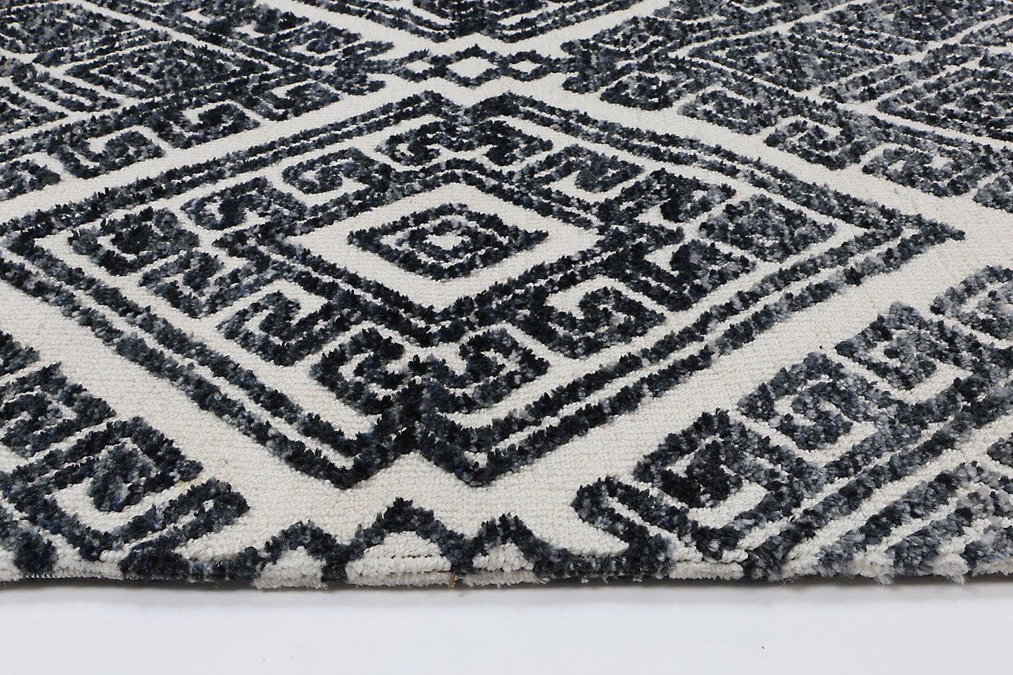 Amritsar | Glenfalls Tribal Rug - Anthracite
