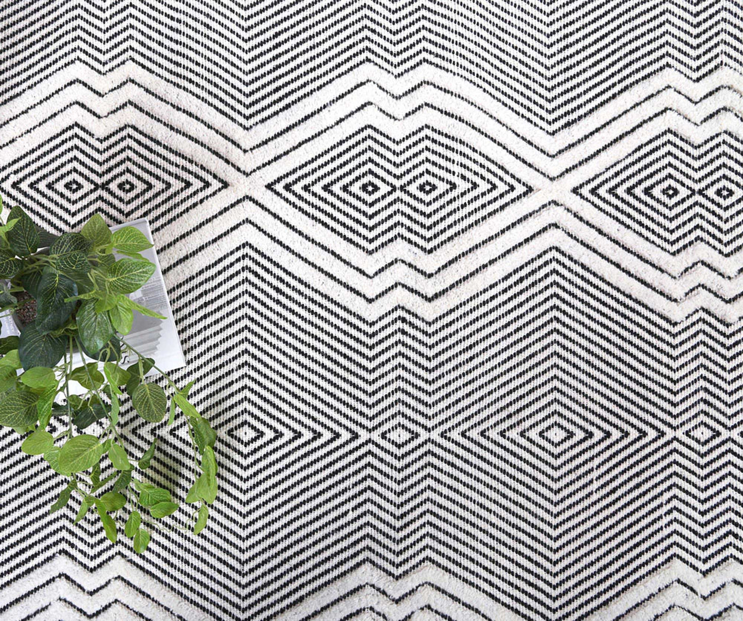 Himalaya | Saw Tribal Wool Rug - Ivory