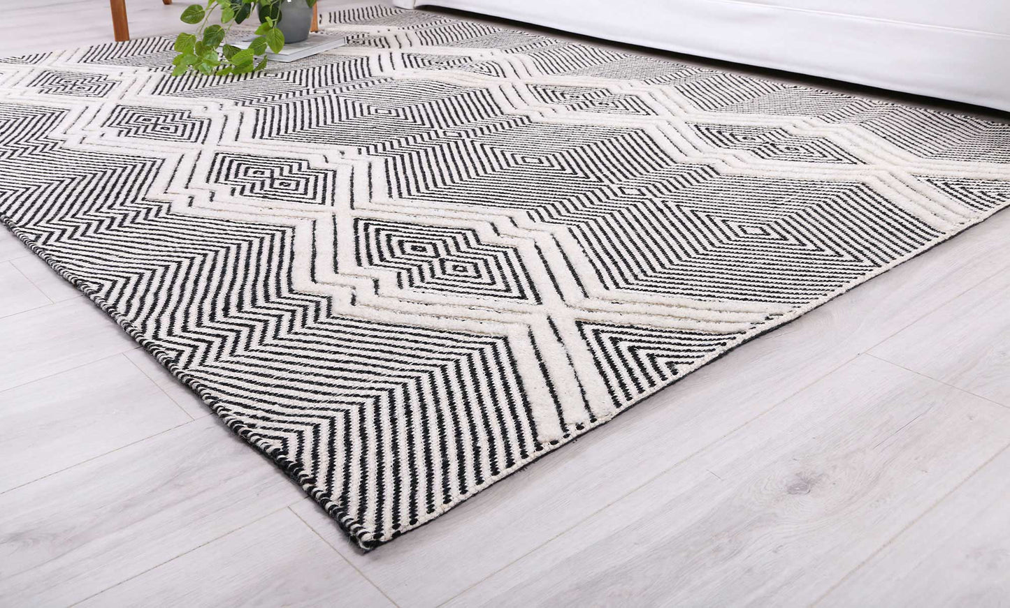 Himalaya | Saw Tribal Wool Rug - Ivory