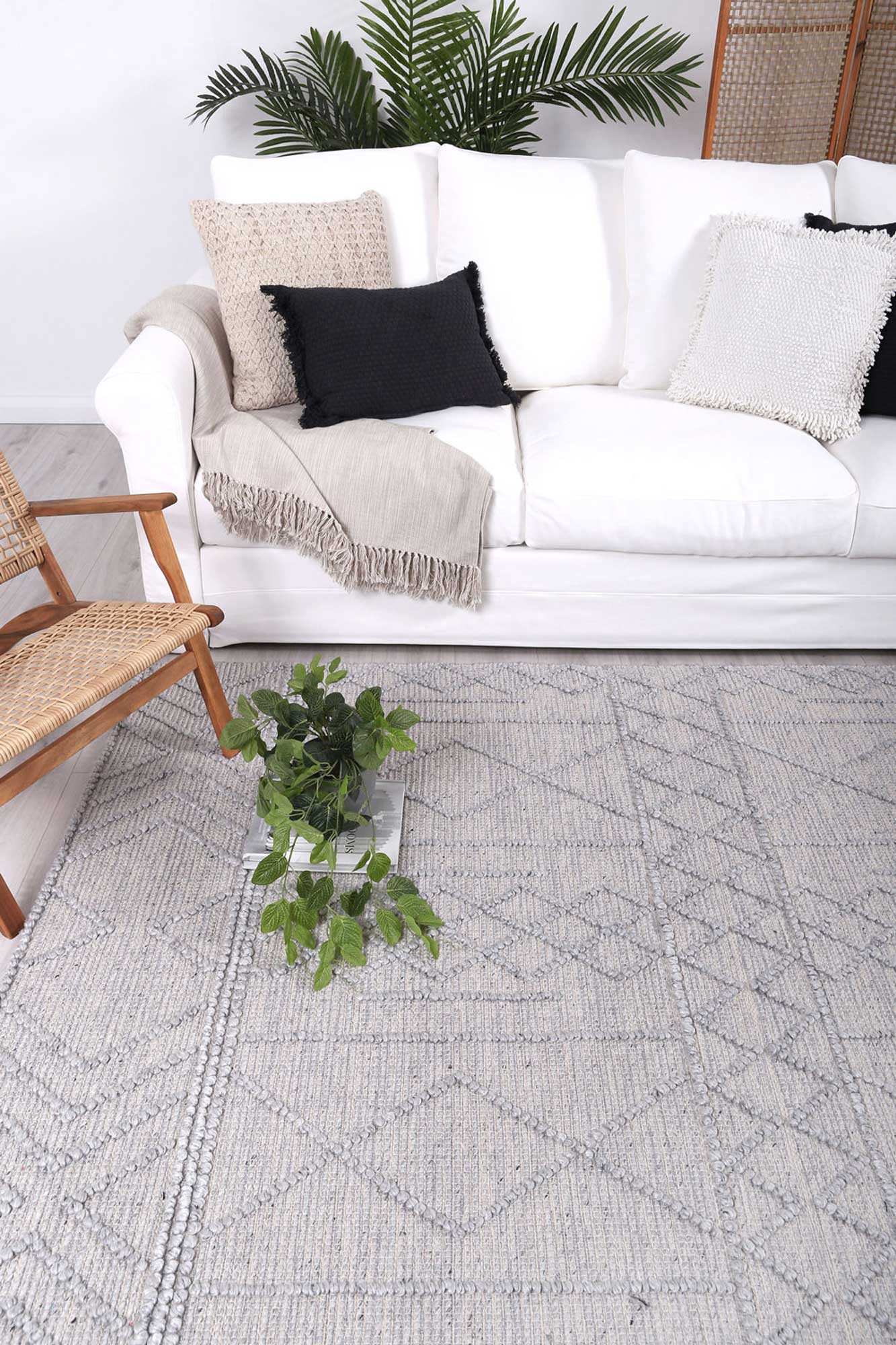 Himalaya | Diamond Tribal Wool Rug - Grey