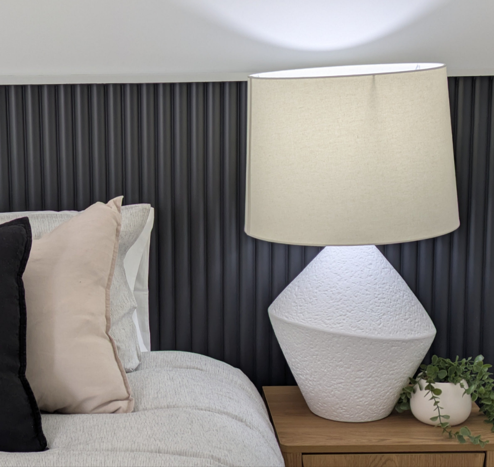 Orsen | Sculptural Ceramic Table Lamp - White