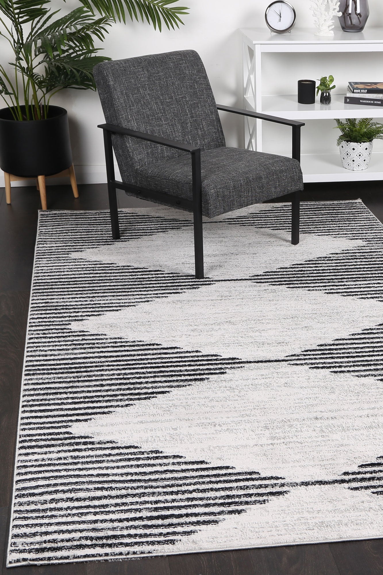 Kimber | Diamond Charcoal Contemporary Rug