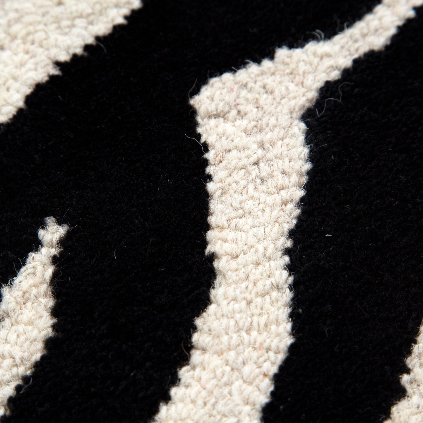 Les Nomades Zanzibar | Wool Rug - Black & White