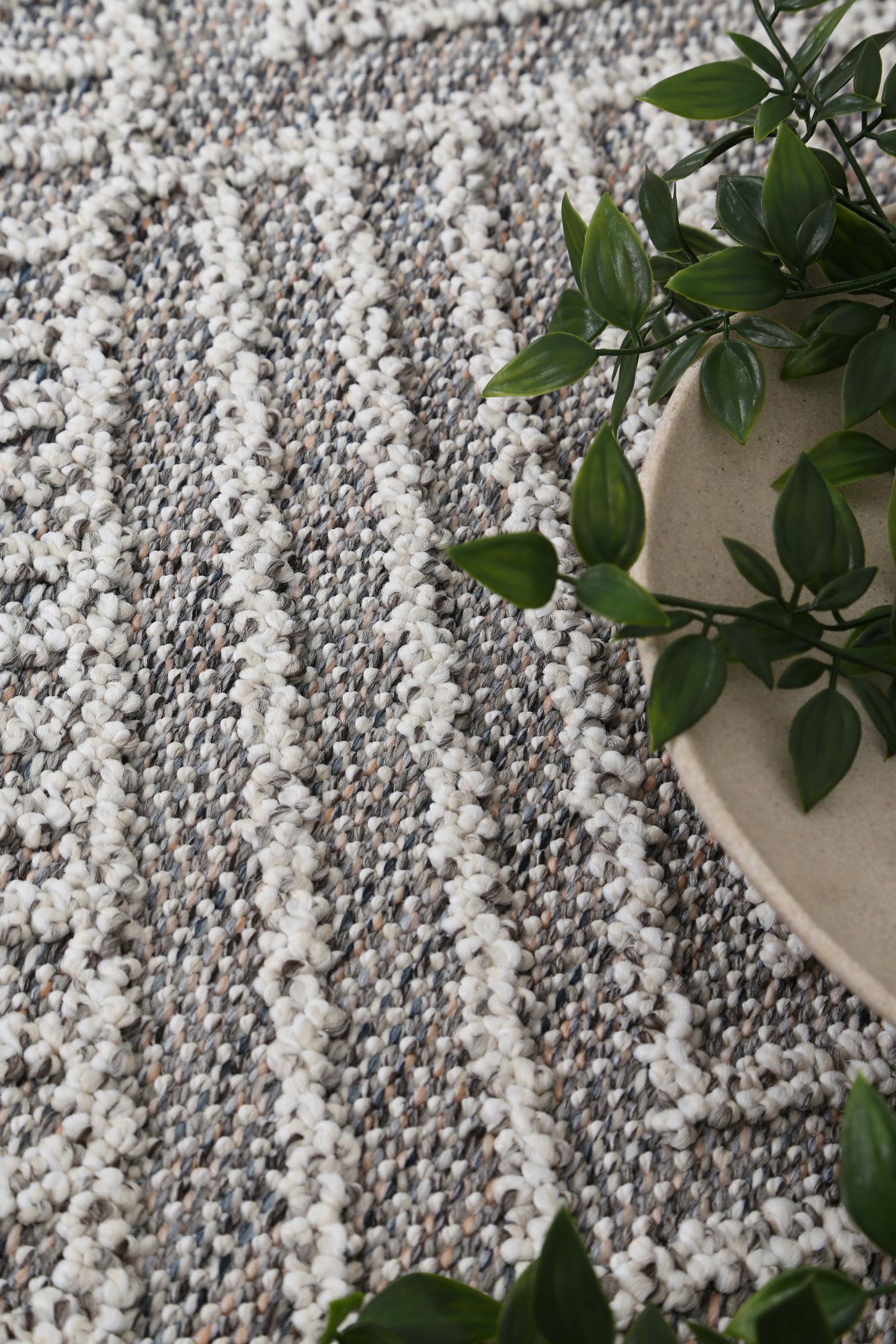 Vanuatu | Menapi Geometric Flatweave Rug - Ash Grey