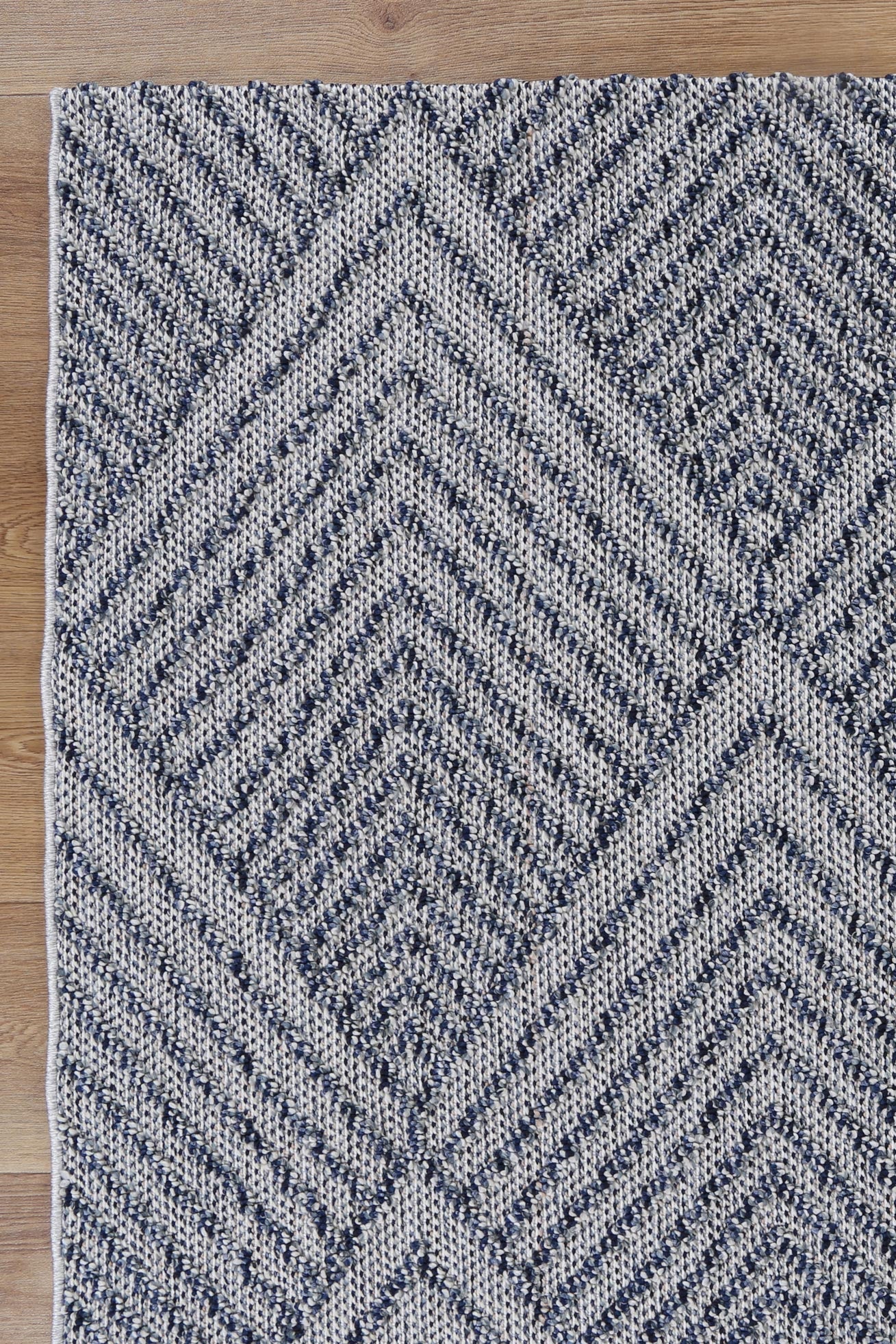 Vanuatu Naka | Geometric Flatweave Rug - Charcoal