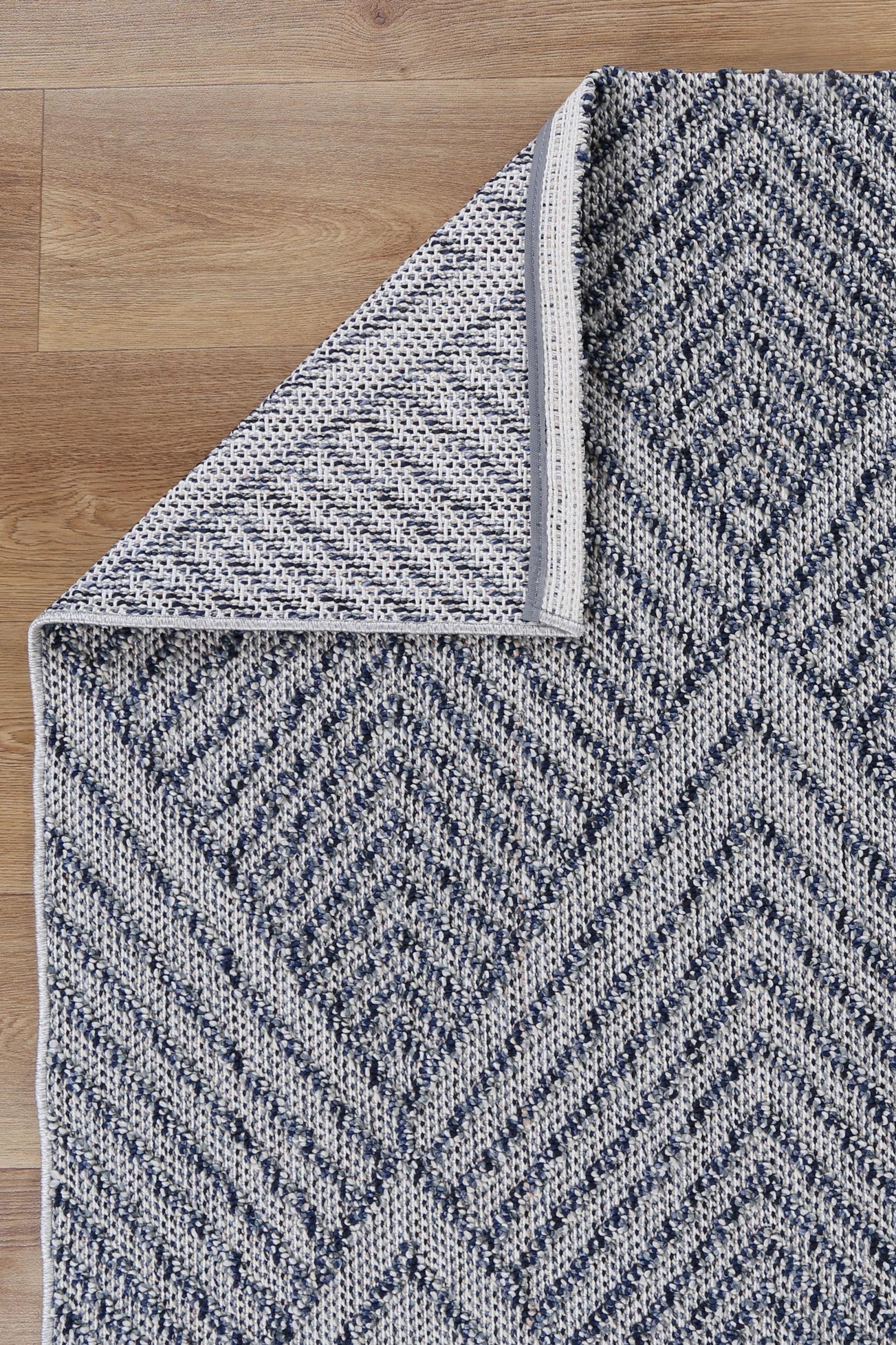 Vanuatu Naka | Geometric Flatweave Rug - Charcoal