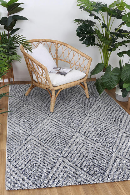 Vanuatu Naka | Geometric Flatweave Rug - Charcoal