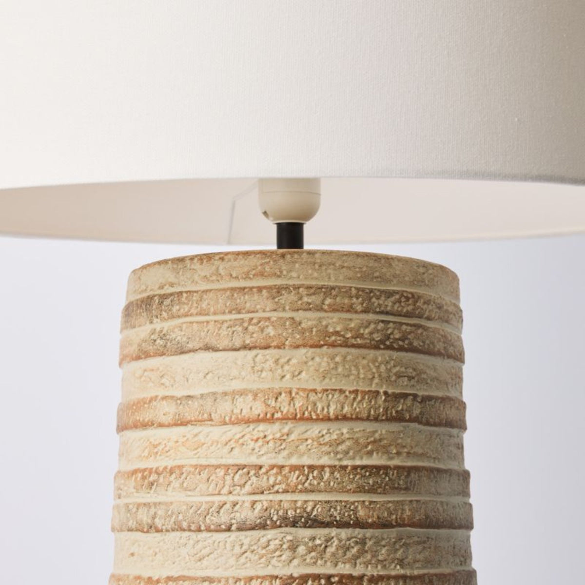 Arden ribbed ceramic base detail