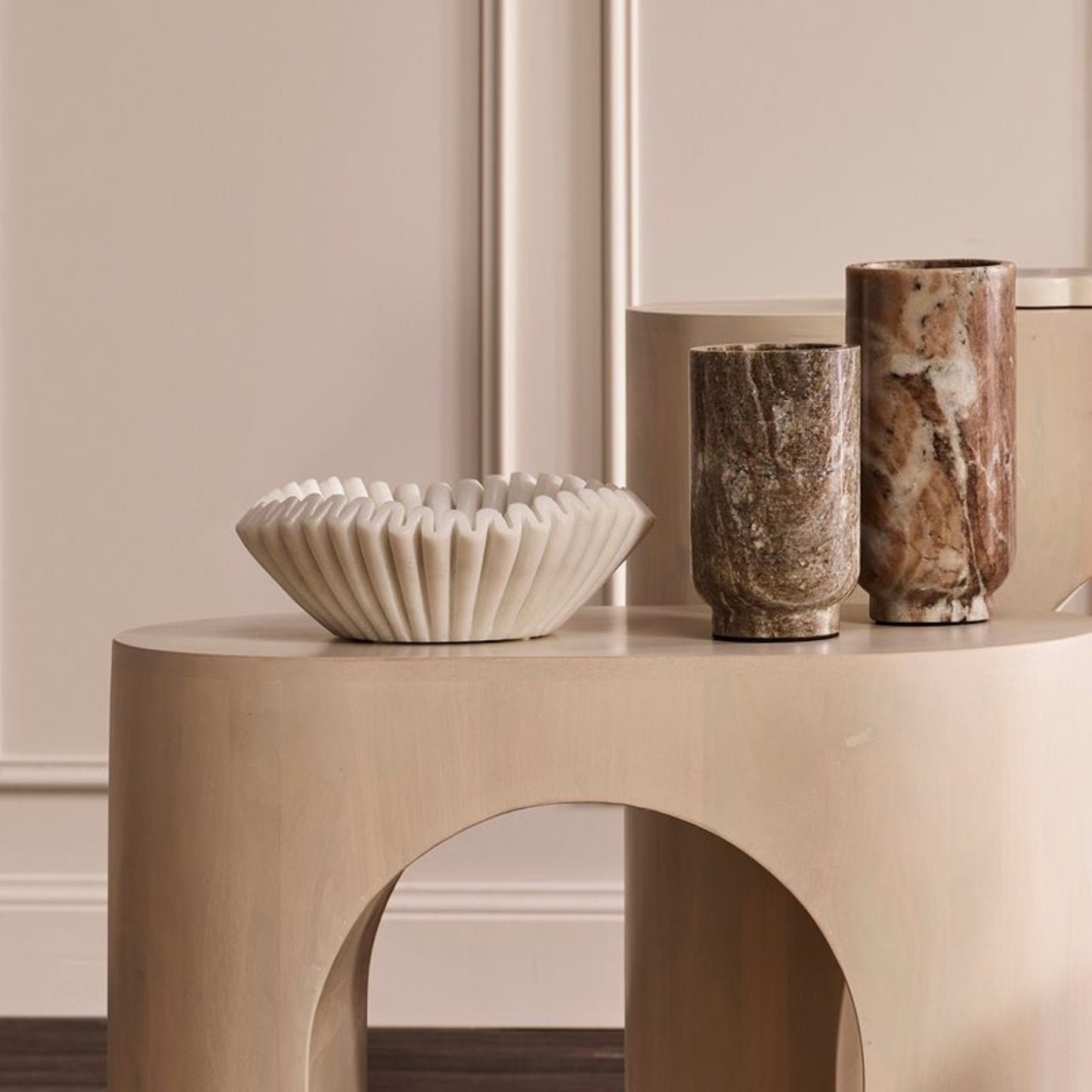 Aries Marble Vase Natural styled detail