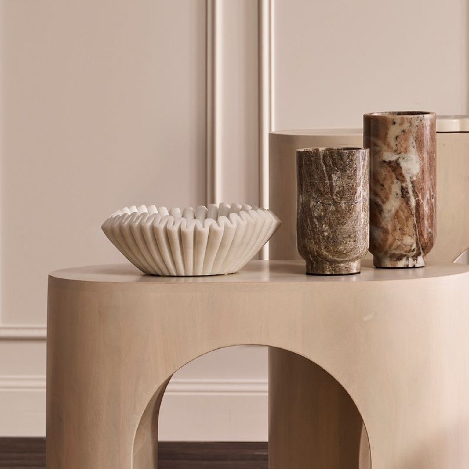 Aries Marble Vase Natural styled detail